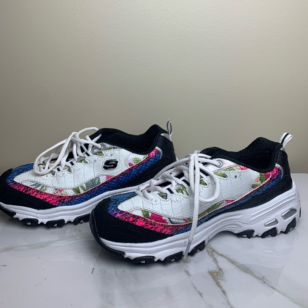 SKECHERS Women's D'Lites Fresh Start Walking Shoes